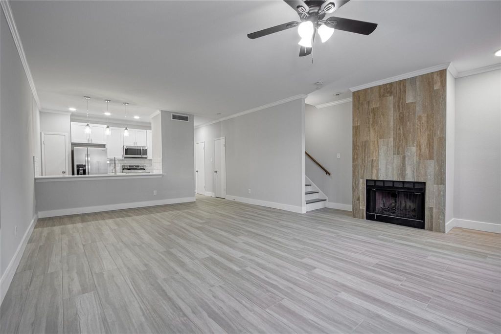 Photo of 324 Wilcrest Drive #324, Houston, TX 77042 (MLS # 43473703)