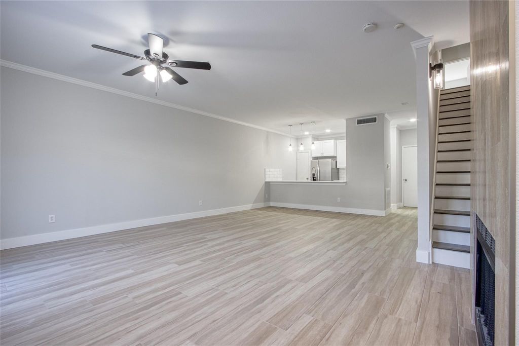 Photo of 324 Wilcrest Drive #324, Houston, TX 77042 (MLS # 43473703)