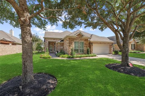 Photo of 9218 E Canyon Lake Springs Drive, Cypress, TX 77433 (MLS # 69306390)