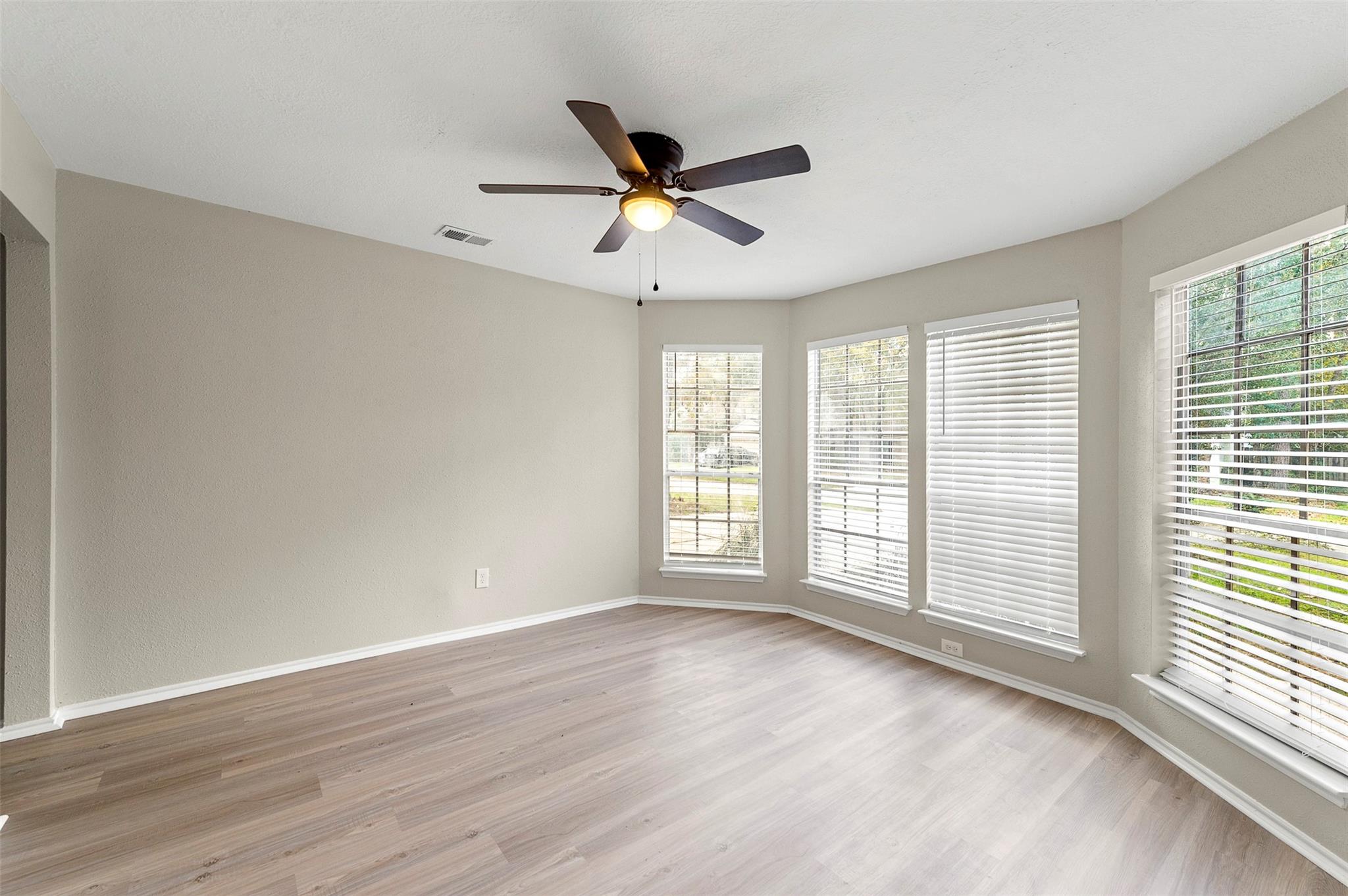 9 S Brook Pebble Court