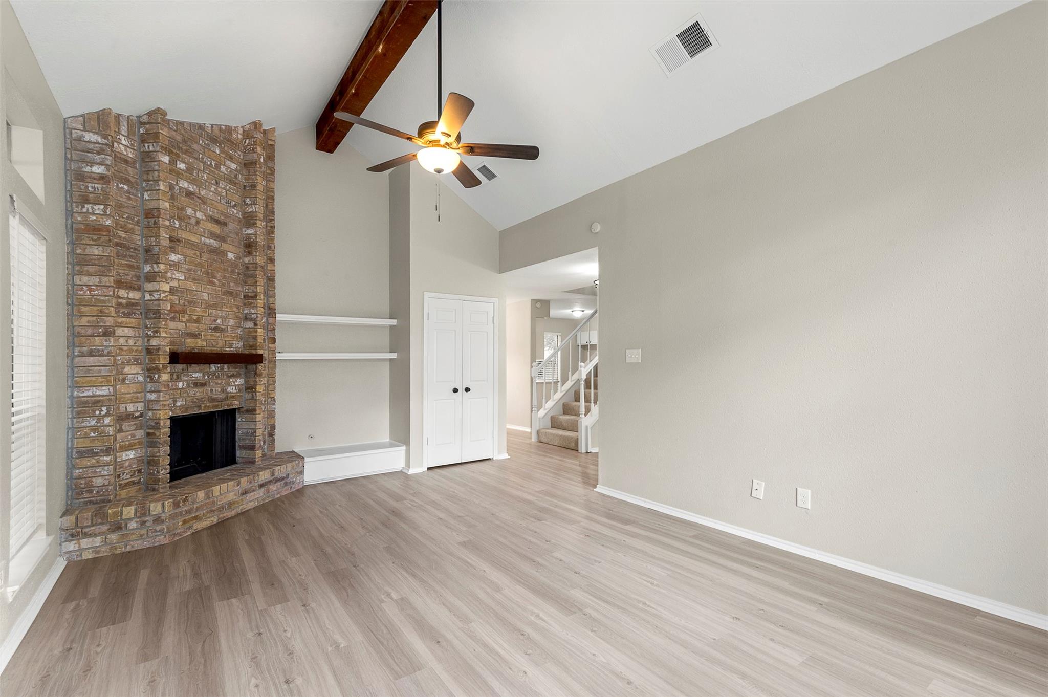 9 S Brook Pebble Court