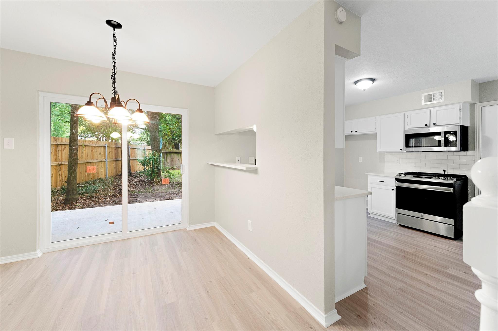 9 S Brook Pebble Court