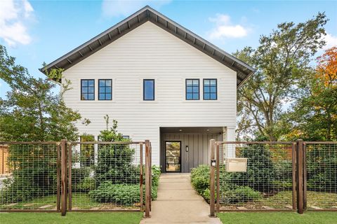 Photo of 1136 Woodland Street, Houston, TX 77009 (MLS # 10486436)