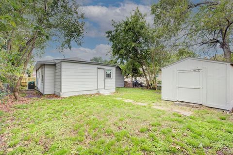 Tiny photo for 4220 Delhi Street, Houston, TX 77022 (MLS # 27249965)