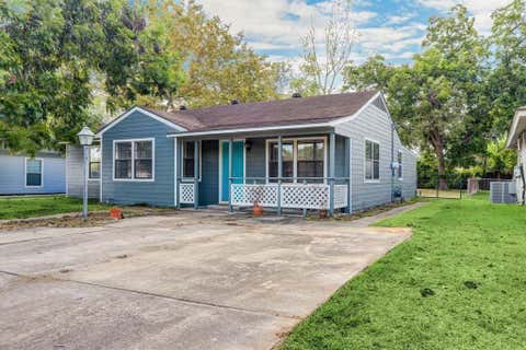 Photo of 1236 San Felipe Street, Angleton, TX 77515 (MLS # 91000666)
