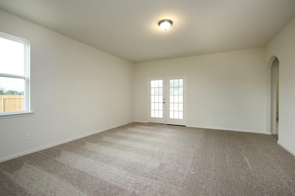 928 Lake View Circle W