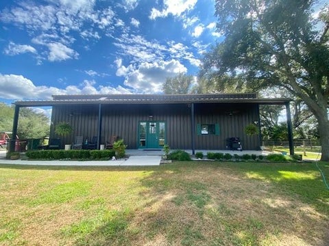 Photo of 7834 County Road 255, Damon, TX 77430 (MLS # 67959891)