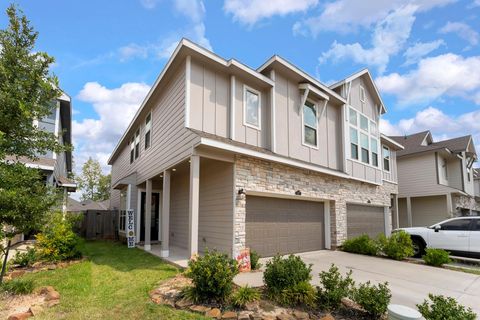 Photo of 617 Royal Arch Drive, Conroe, TX 77304 (MLS # 42967360)