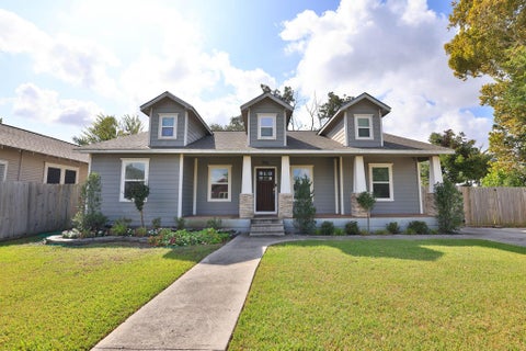 Photo of 204 E 31st Street, Houston, TX 77018 (MLS # 27080563)