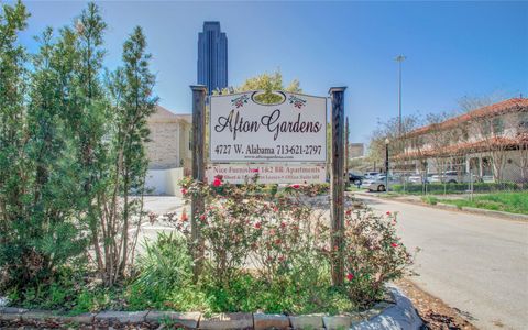 Photo of 4727 W Alabama Street W #2201, Houston, TX 77027 (MLS # 38833984)