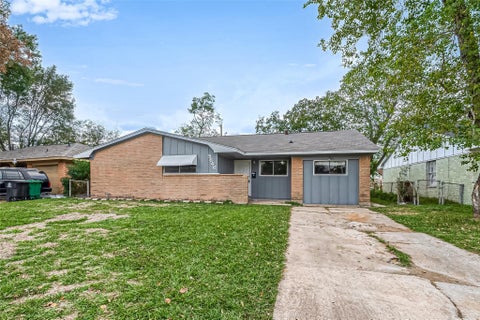 Photo of 5646 Cedarburg Drive, Houston, TX 77048 (MLS # 71150867)