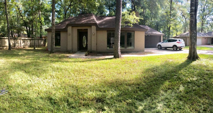 Photo 1 of 17 — 12012 S Blackjack Oak Circle, The Woodlands, TX 77380