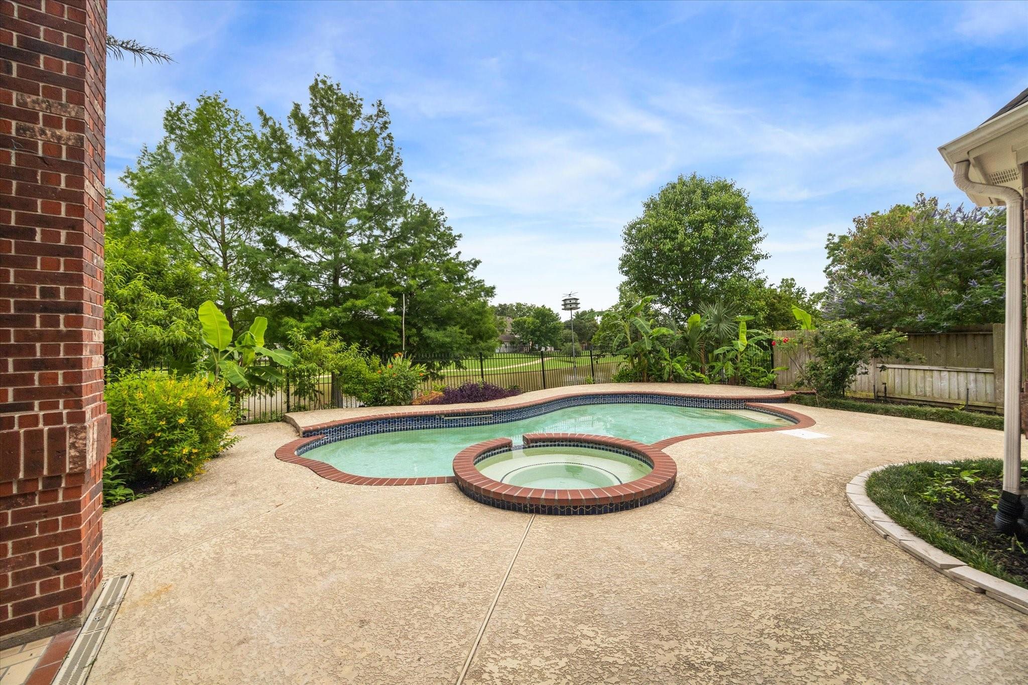 Sugar Land, Texas, 77479, United States, 5 Bedrooms Bedrooms, ,6 BathroomsBathrooms,Residential,Active,2016694