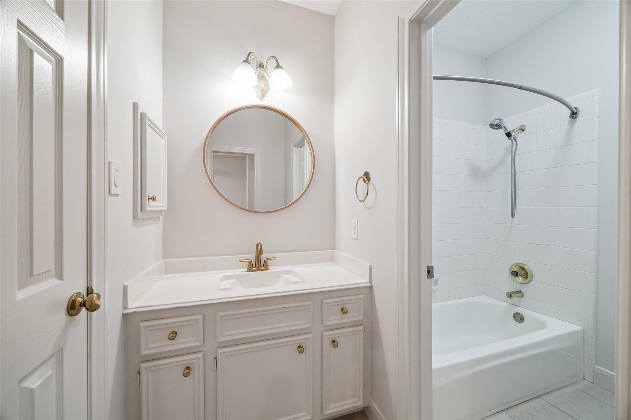Sugar Land, Texas, 77479, United States, 5 Bedrooms Bedrooms, ,6 BathroomsBathrooms,Residential,Active,2016694