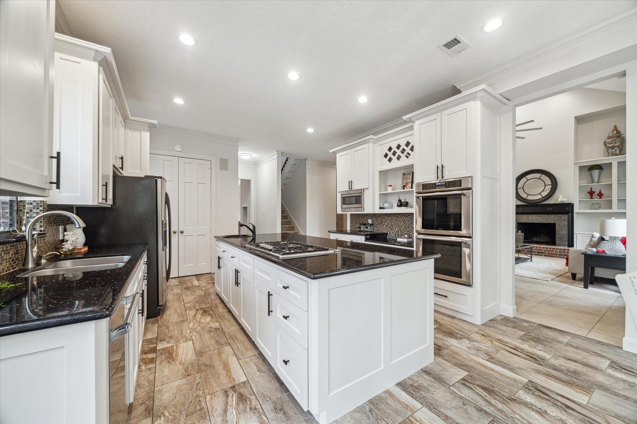 Sugar Land, Texas, 77479, United States, 5 Bedrooms Bedrooms, ,6 BathroomsBathrooms,Residential,Active,2016694