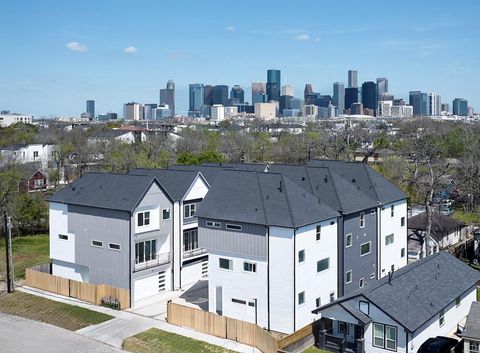 3213 Reeves Road Houston TX 77004