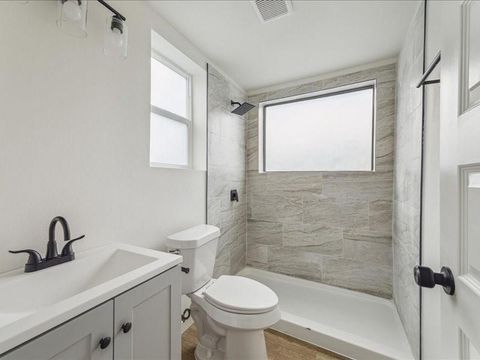 Photo of 905 74th Street #1, Houston, TX 77011 (MLS # 25901256)