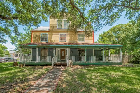 Photo of 230 9th Avenue N, Texas City, TX 77590 (MLS # 75044950)