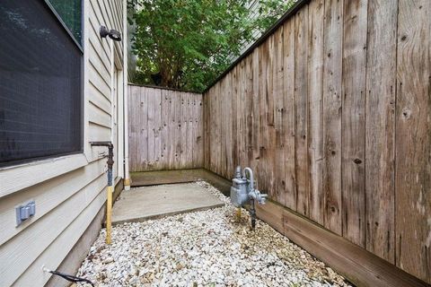 Tiny photo for 3501 Link Valley Drive #301, Houston, TX 77025 (MLS # 10982291)