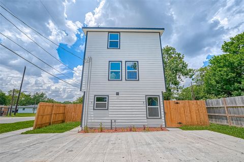 Photo of 8125 Eastover Street #B, Houston, TX 77028 (MLS # 75610246)