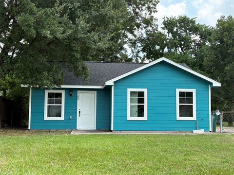 Photo of 1108 Jackson Avenue, Pasadena, TX 77506 (MLS # 89706004)