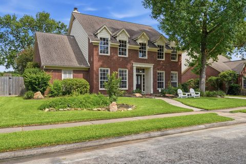 Homes For Rent - 15122 Greenleaf Lane<br/> Houston, TX 77062