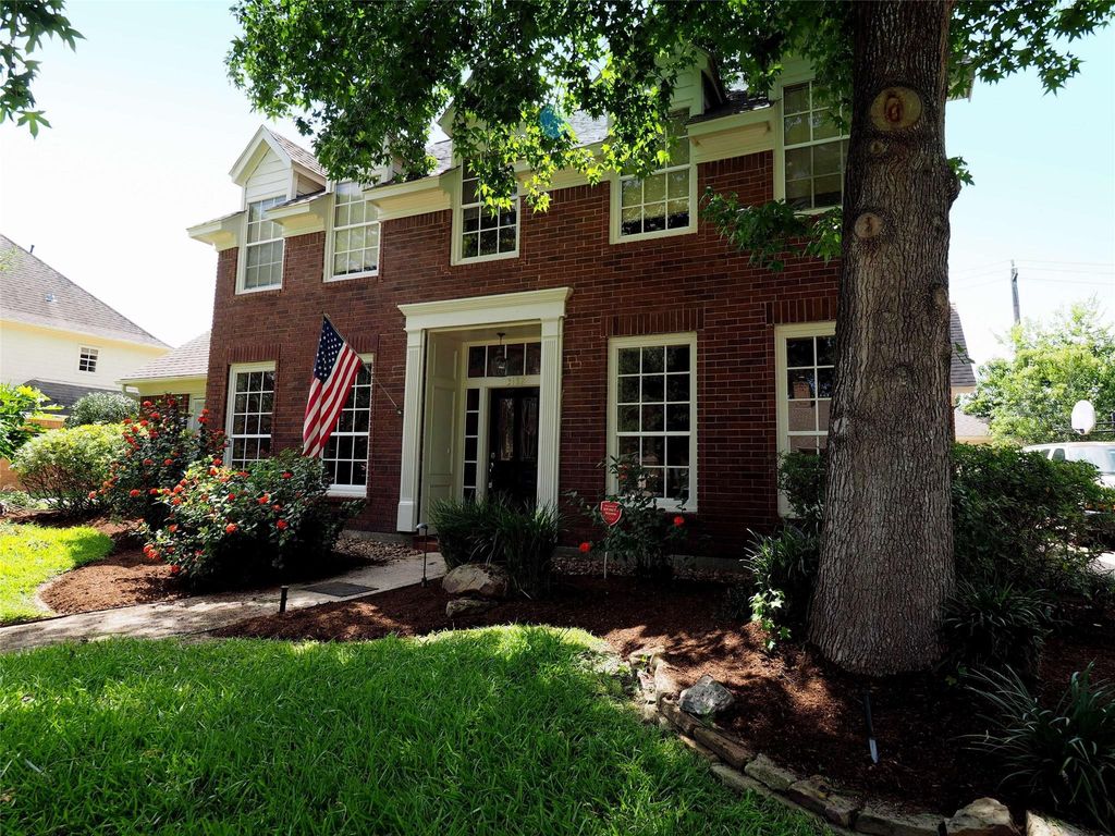 Photo of 15122 Greenleaf Lane, Houston, TX 77062 (MLS # 19642110)