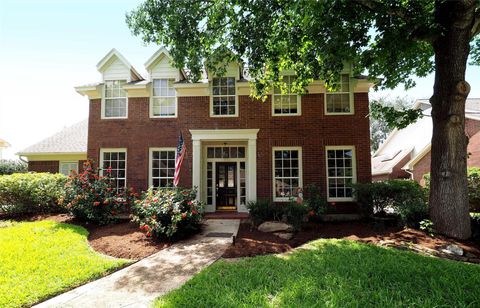 Photo of 15122 Greenleaf Lane, Houston, TX 77062 (MLS # 19642110)