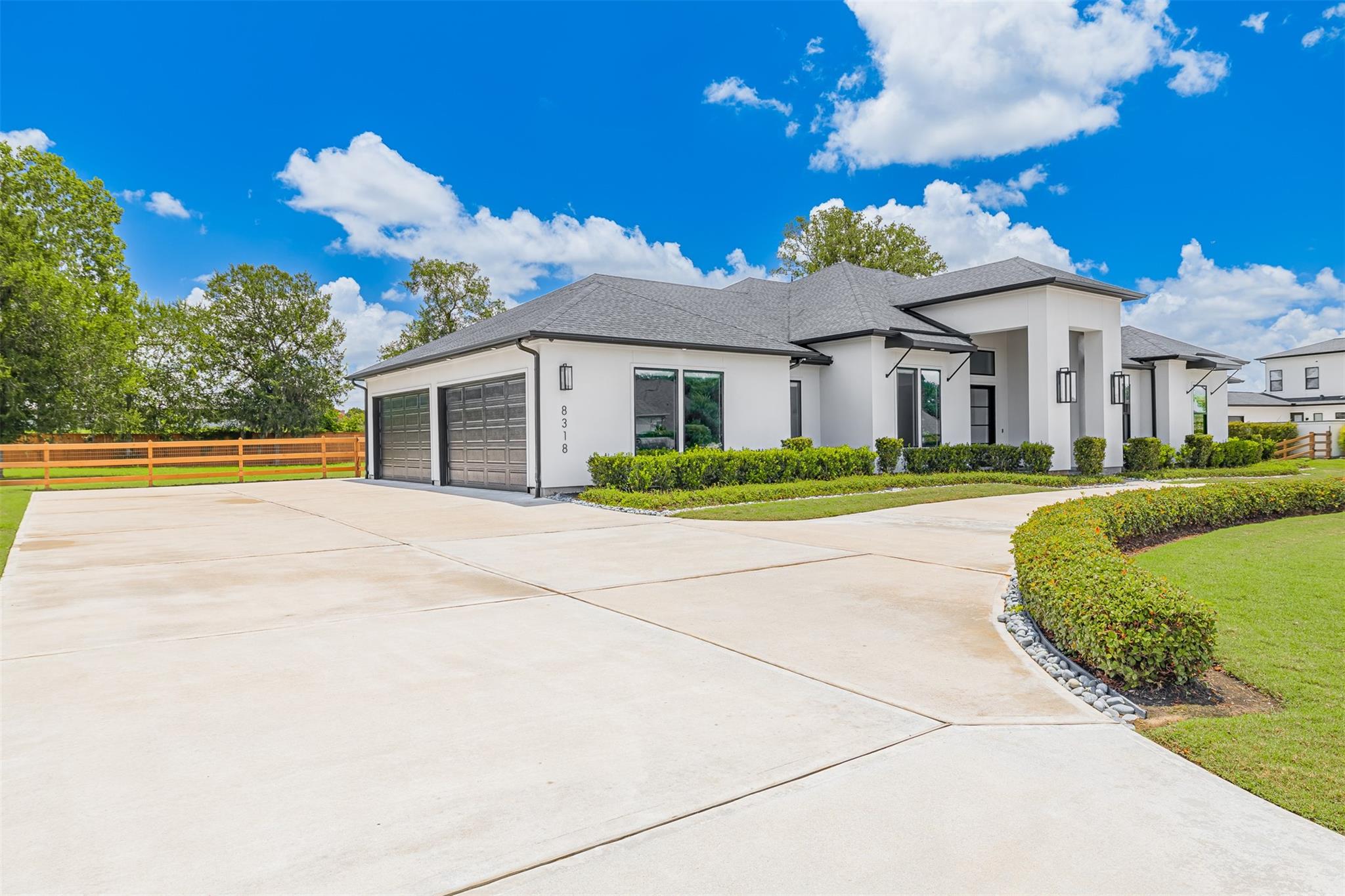 8318 Woods Hollow Trail