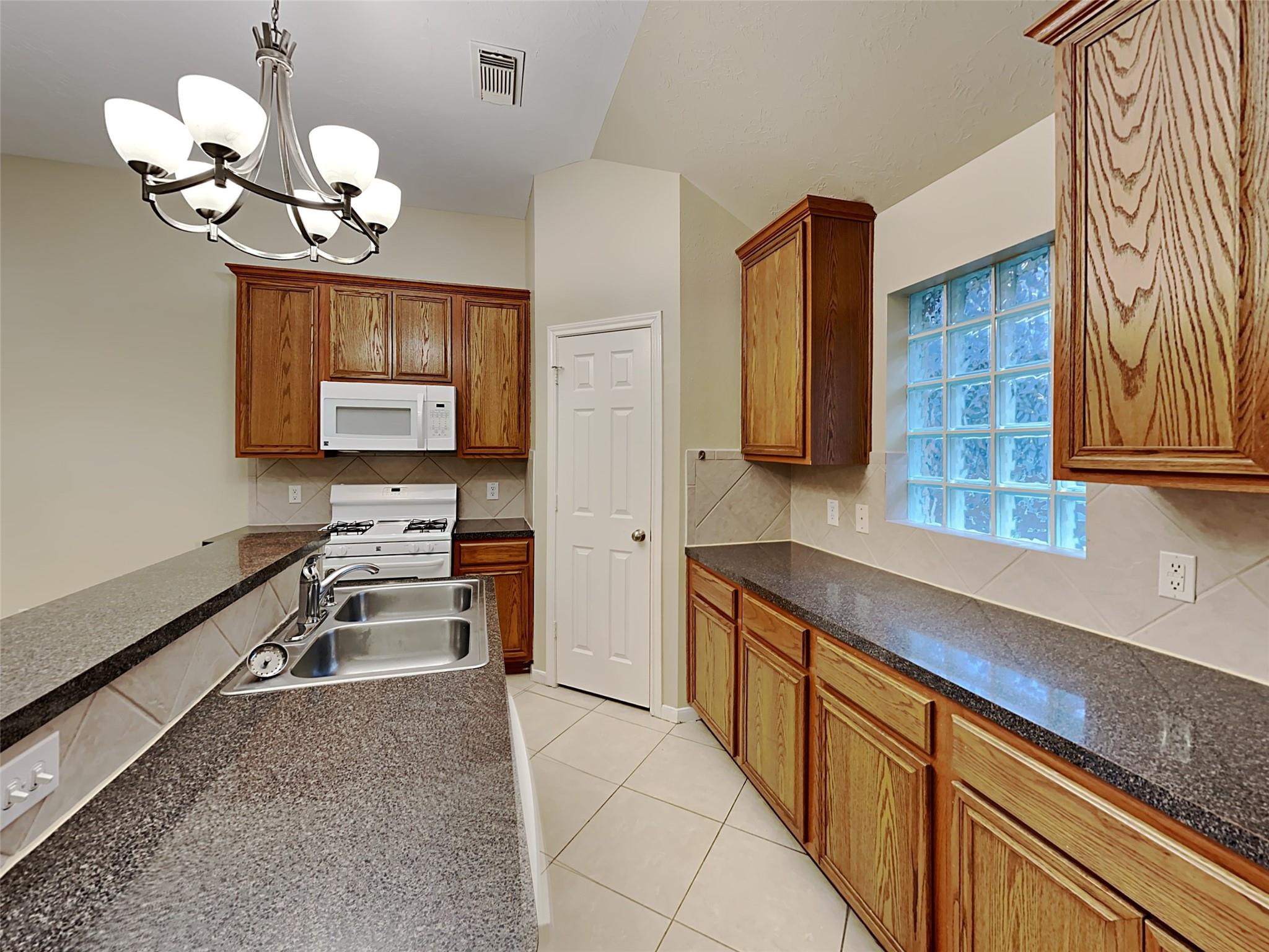 15831 Collinsville Drive