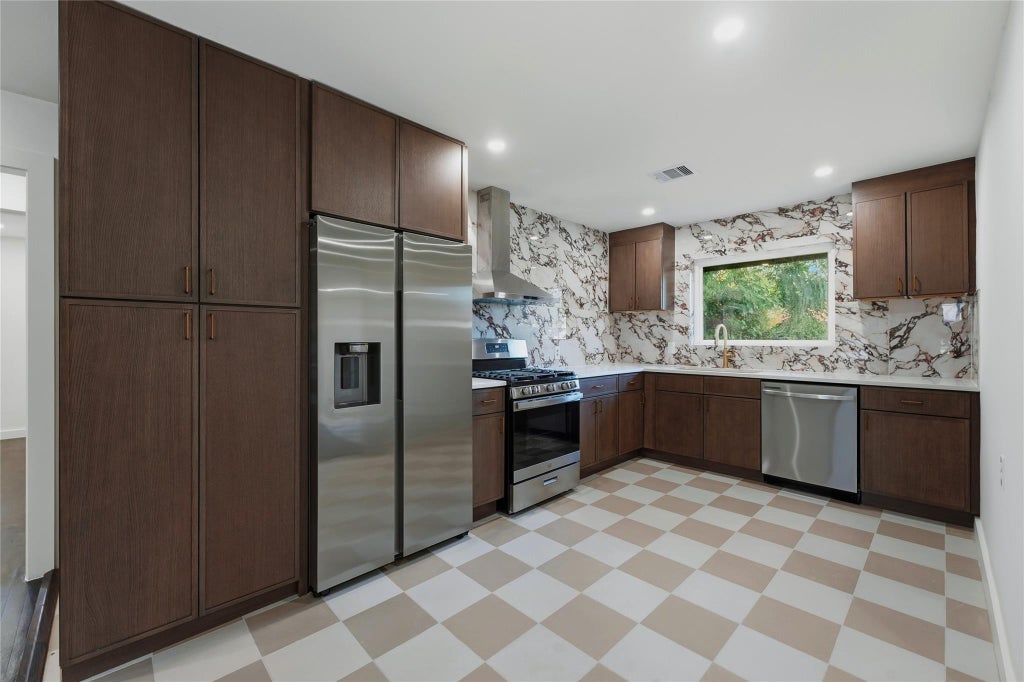 Photo of 4709 Nina Lee Lane, Houston, TX 77092 (MLS # 81862595)