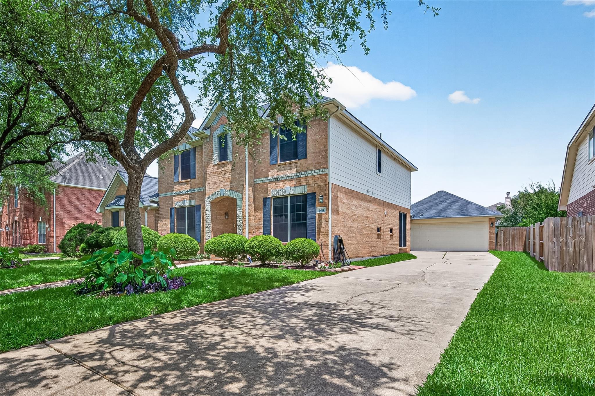 2011 E Edendale Circle