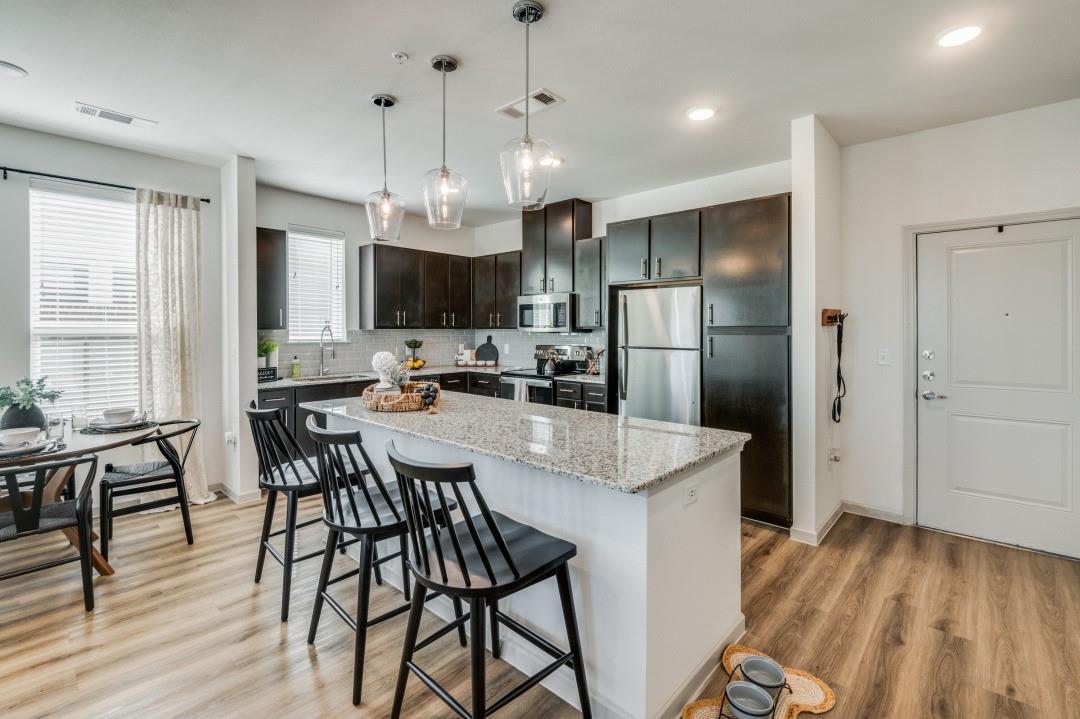2201 Creekview Drive 1124