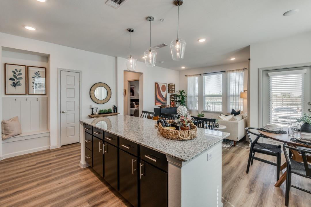 2201 Creekview Drive 1124
