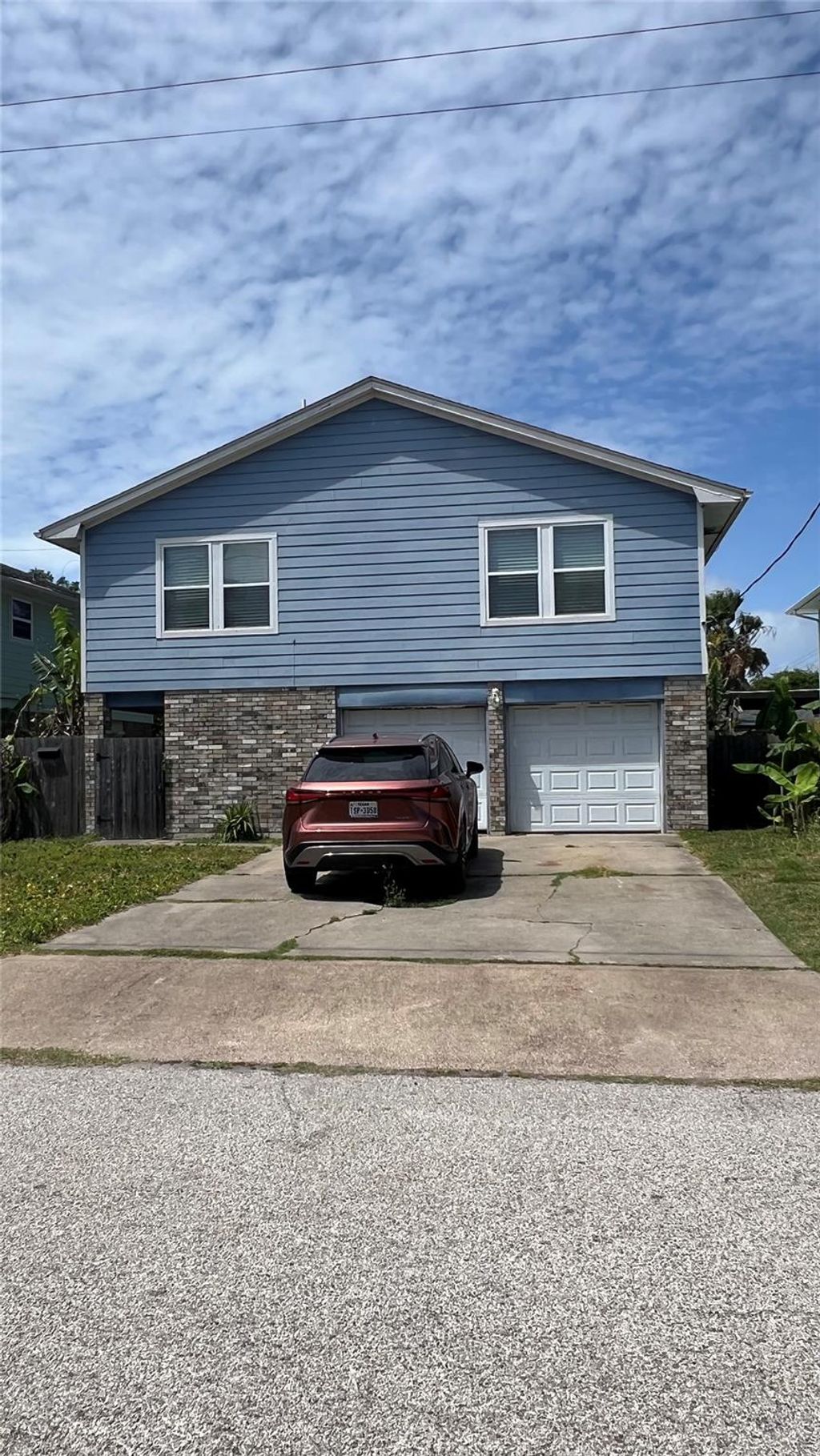 Photo of 5706 Avenue T, Galveston, TX 77551 (MLS # 51925901)