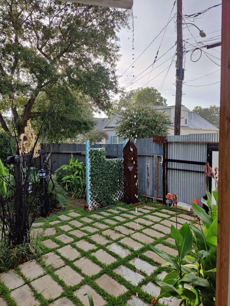 1907 Fletcher St Street N