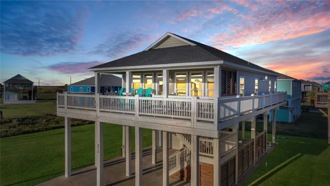 Photo of 972 Pelican Lane, Crystal Beach, TX 77650 (MLS # 84840351)