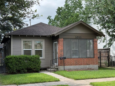 Homes For Rent - 1011 Nadine Street<br/> Houston, TX 77009