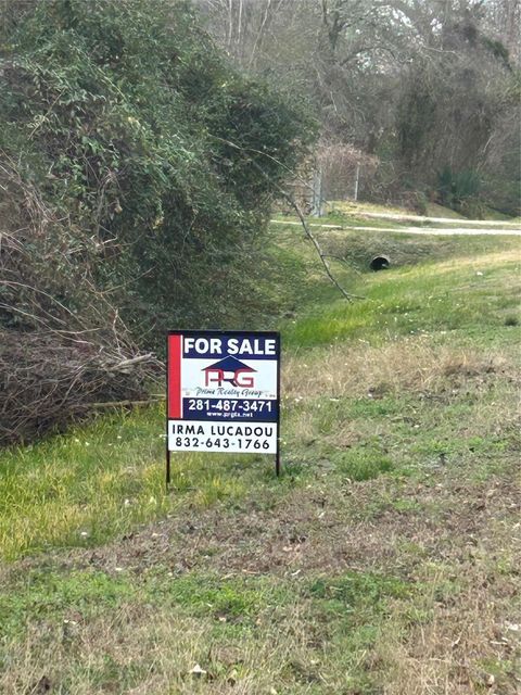 Vacant Land For Sale - Pin Oak Drive<br/> Highlands, TX 77562