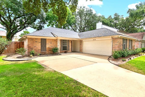 Photo of 8318 Hot Springs Drive, Houston, TX 77095 (MLS # 48954097)