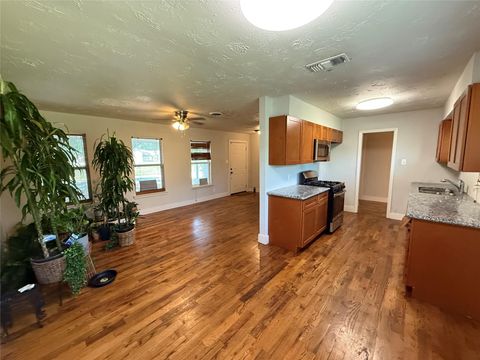 Homes For Sale - 10317 Kelburn Drive<br/> Houston, TX 77016