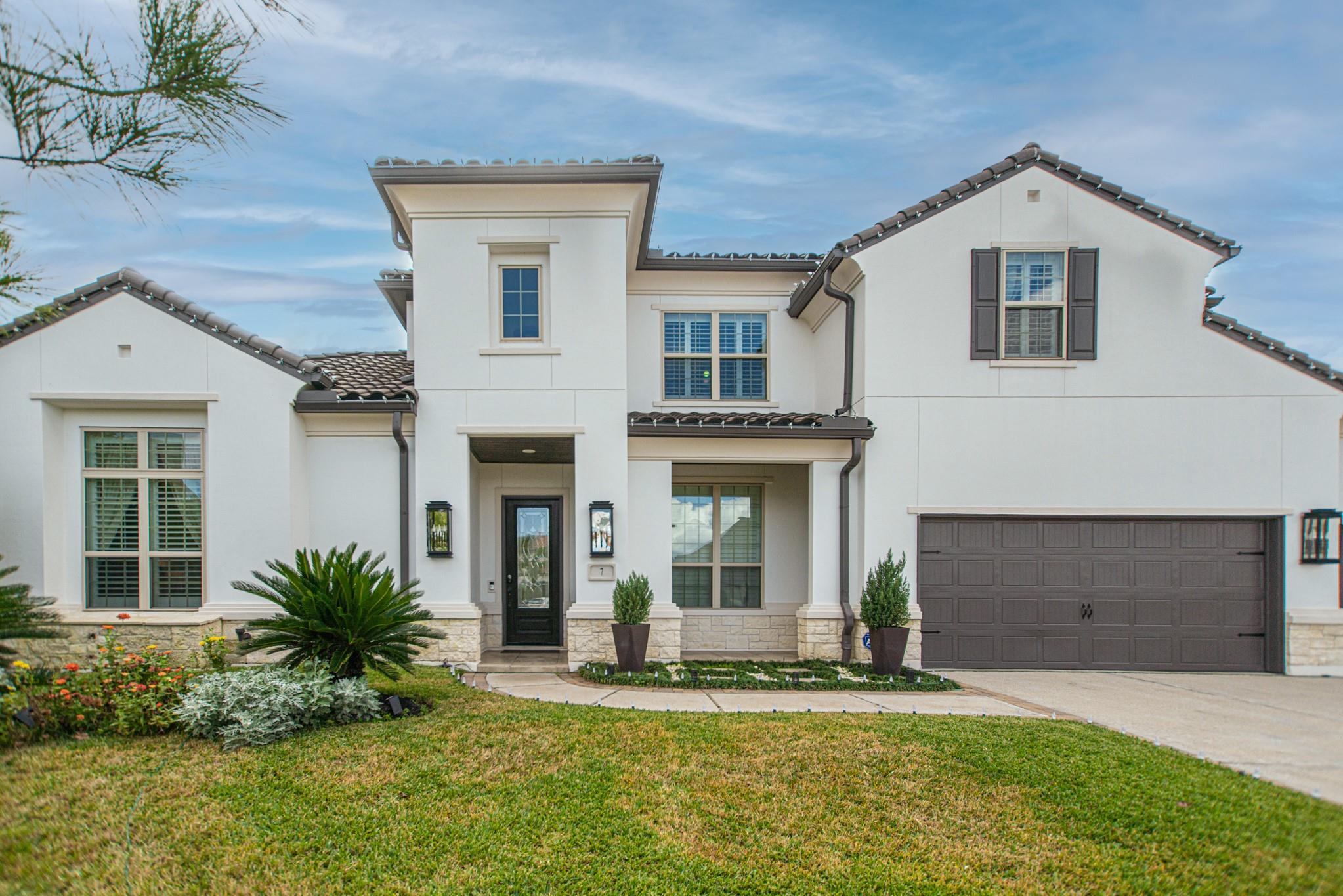 7 Brittany Rose Place