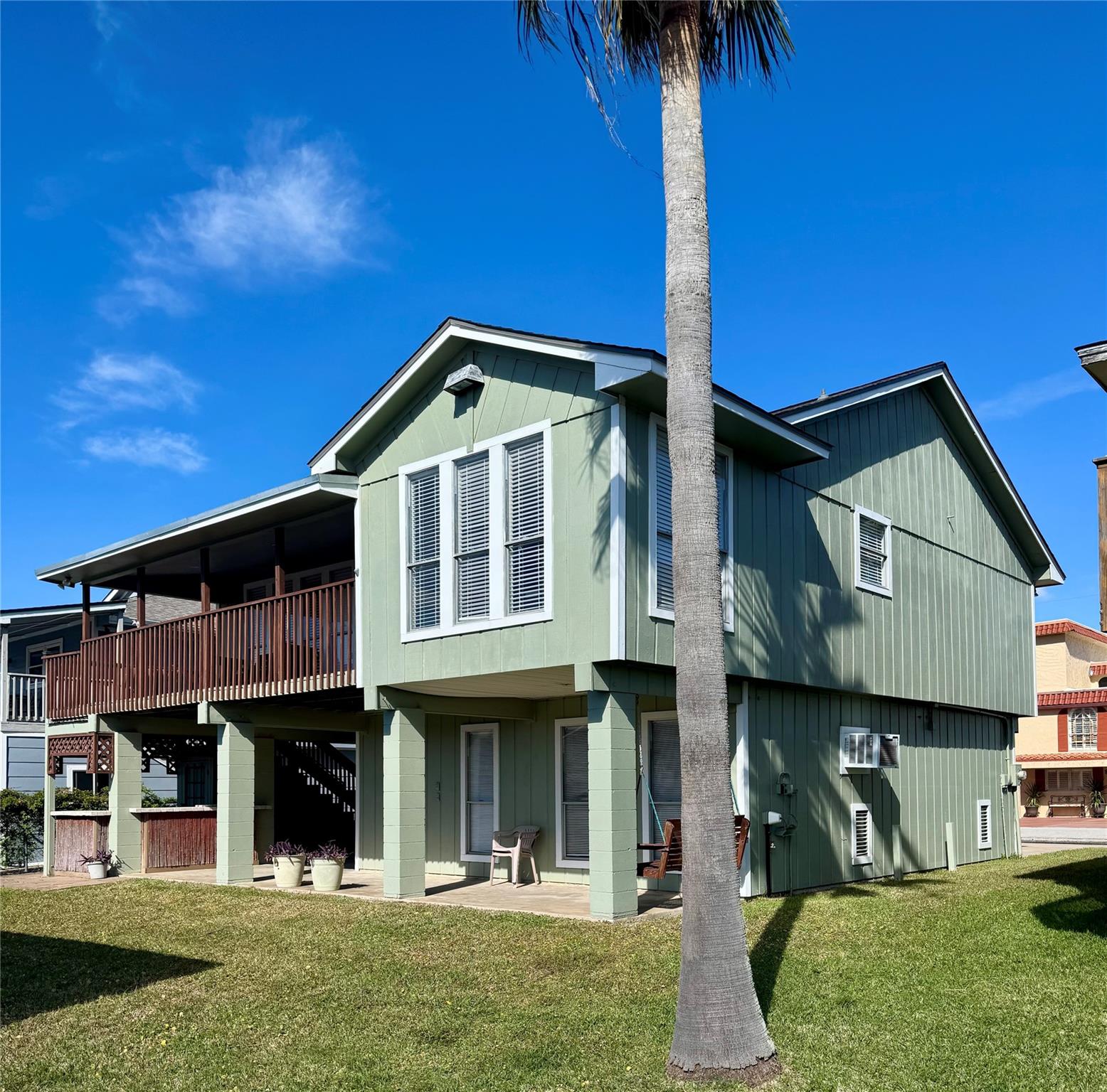 969 Bonita Street
