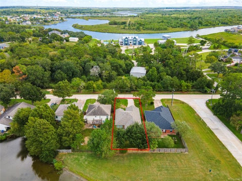 Photo of 4337 Country Club Drive, Dickinson, TX 77539 (MLS # 11744769)