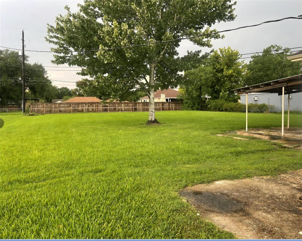 Photo of 1703 Sterling Drive, Baytown, TX 77523 (MLS # 14111114)