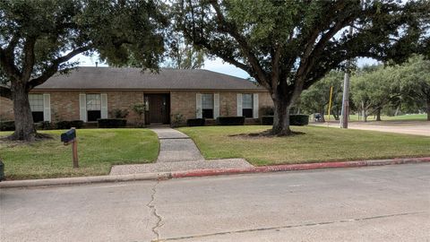 Photo of 2902 Robinson Road, Missouri City, TX 77459 (MLS # 28593040) Photo of 2902 Robinson Road, Missouri City, TX 77459 (MLS # 28593040)