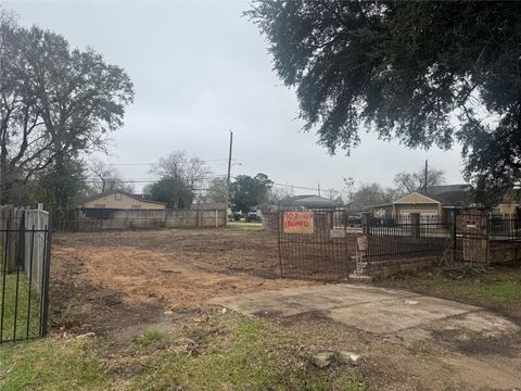 Vacant Land For Sale - 7031 England Street<br/> Houston, TX 77021