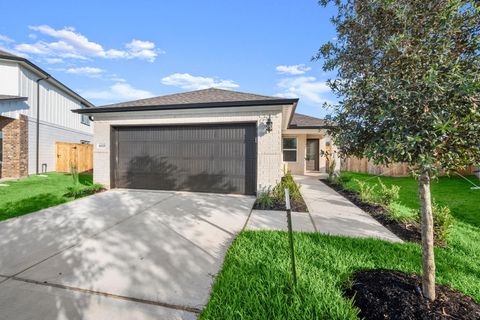 Photo of 16529 Breezy Knoll Court Ct, Conroe, TX 77302 (MLS # 22673550)