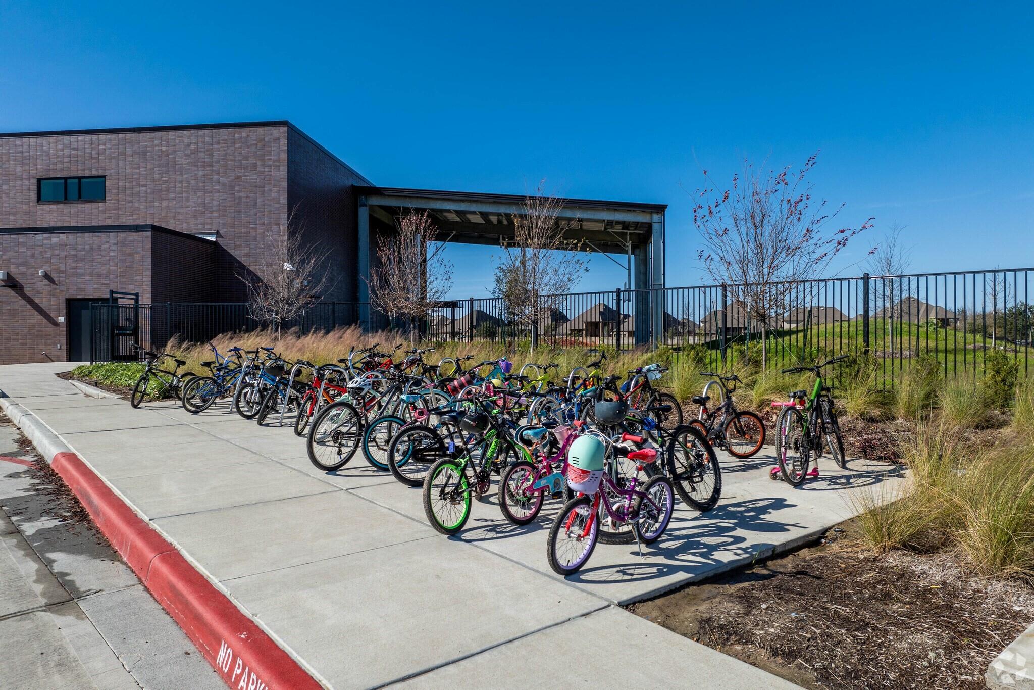 1652 Longwood Glen Lane