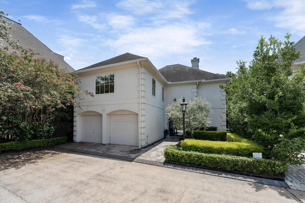 Photo of 7 Marilane Street, Houston, TX 77007 (MLS # 87262073)
